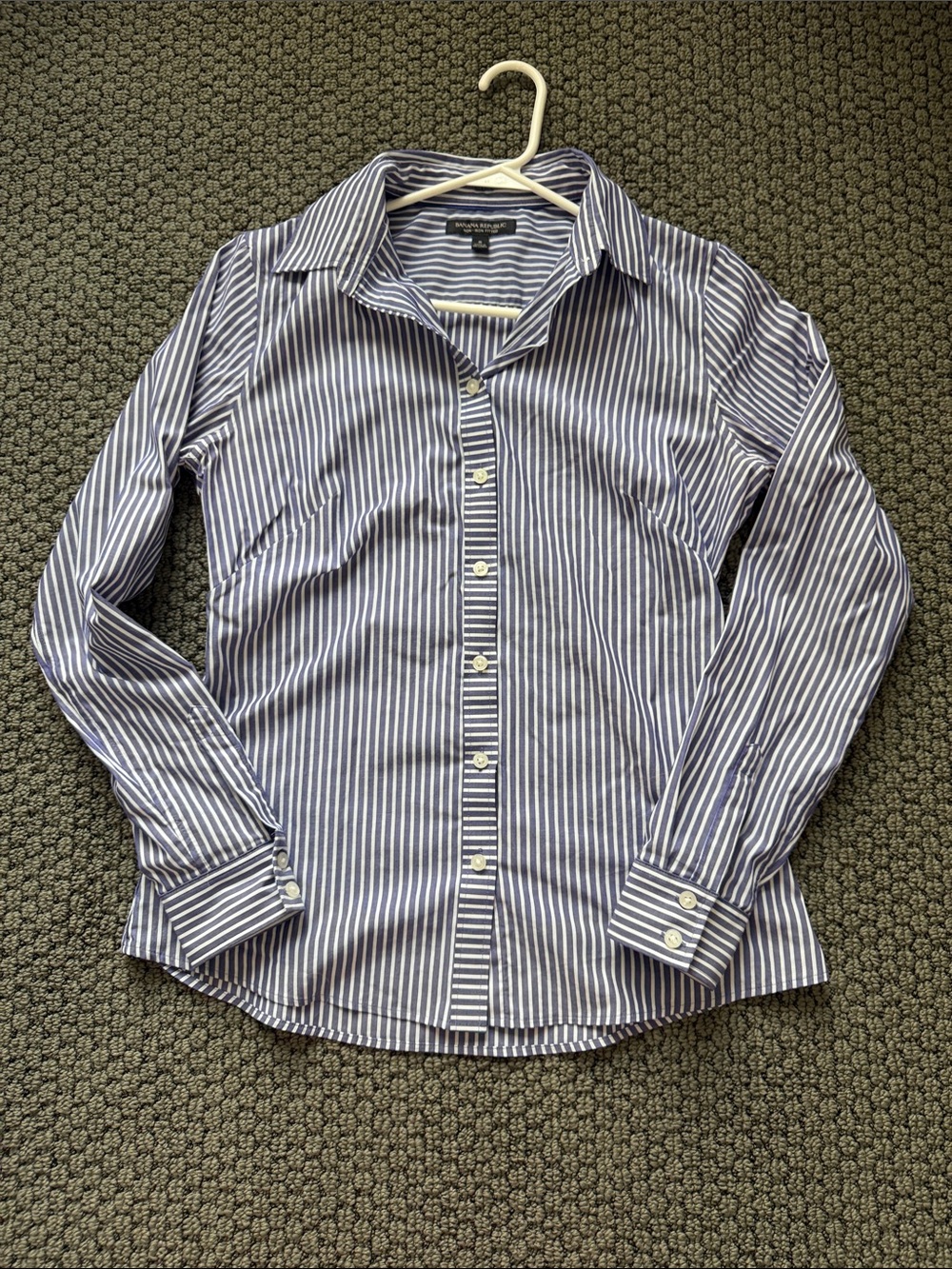 Banana Republic Cotton Non Iron Fitted Striped Riley Button Down Tops